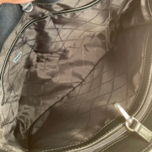 MICHAEL KORS, EUC LEATHER TOTE - Picture 10 of 13